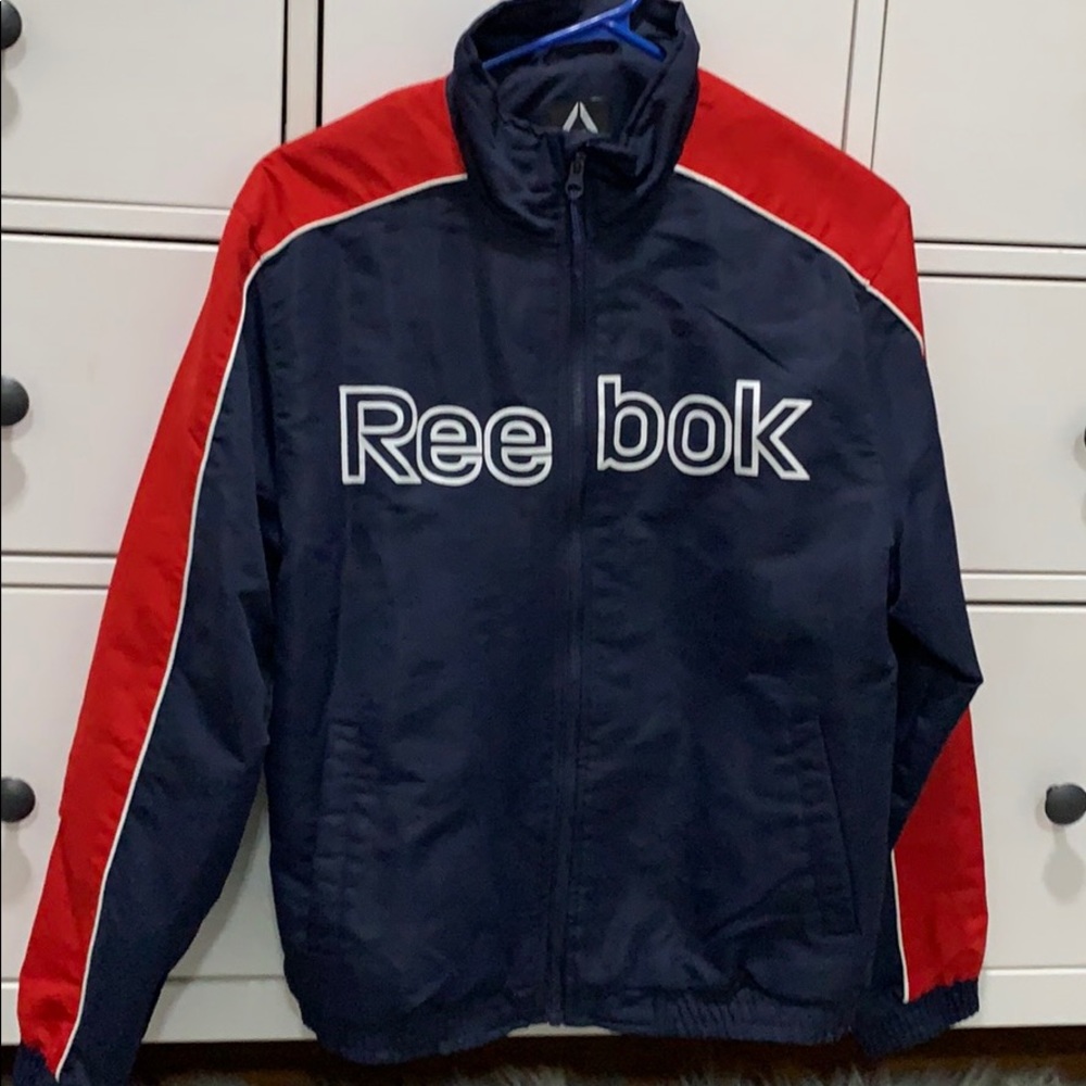 Reebok jacket Large in girls Small in Women’s
